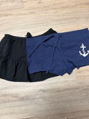 Lot of 2 Large Summer Bottoms. Navy Anchor Shorts and Black Skort Set